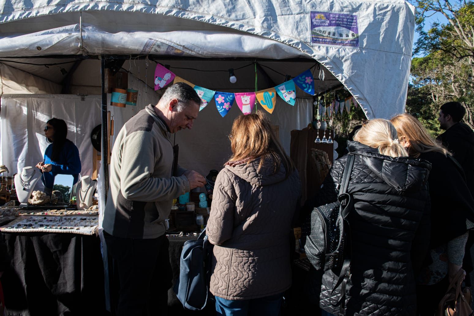 La Feria de Invierno es uno de los paseos más elegidos por paranaenses y turistas La Feria de Invierno es uno de los paseos más elegidos por paranaenses y turistas