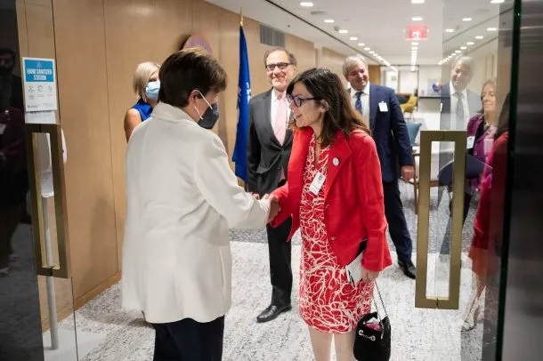 Georgieva calificó como «reunión productiva» a su encuentro con Batakis