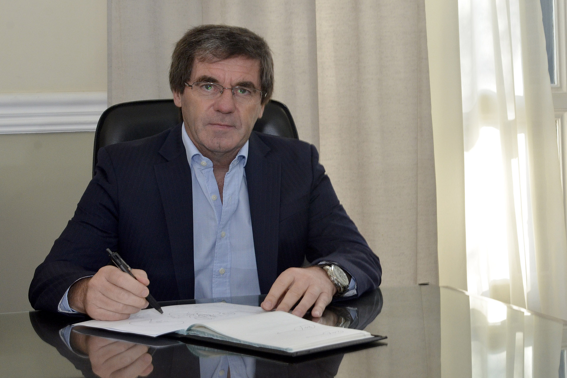 El ministro Ballay respalda a Batakis y critica la protesta del campo