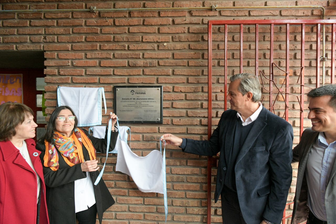 Bahl participó del acto por el centenario de la escuela Mitre