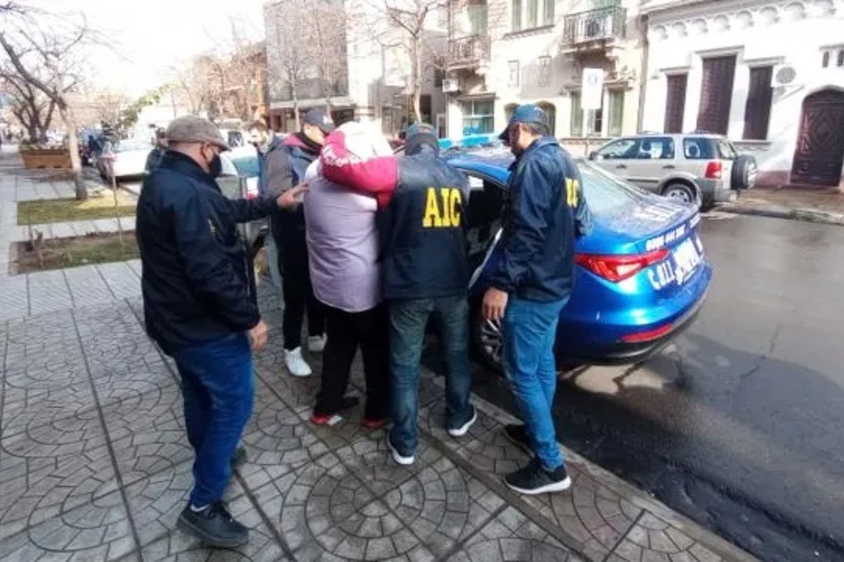 Luego de la golpiza que recibió hace dos años, las estafas habrían  continuado y quedó detenido - Noticias - Elentrerios.com
