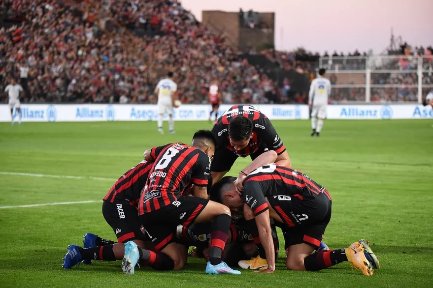 Patronato jugó bien y goleó a Boca Juniors