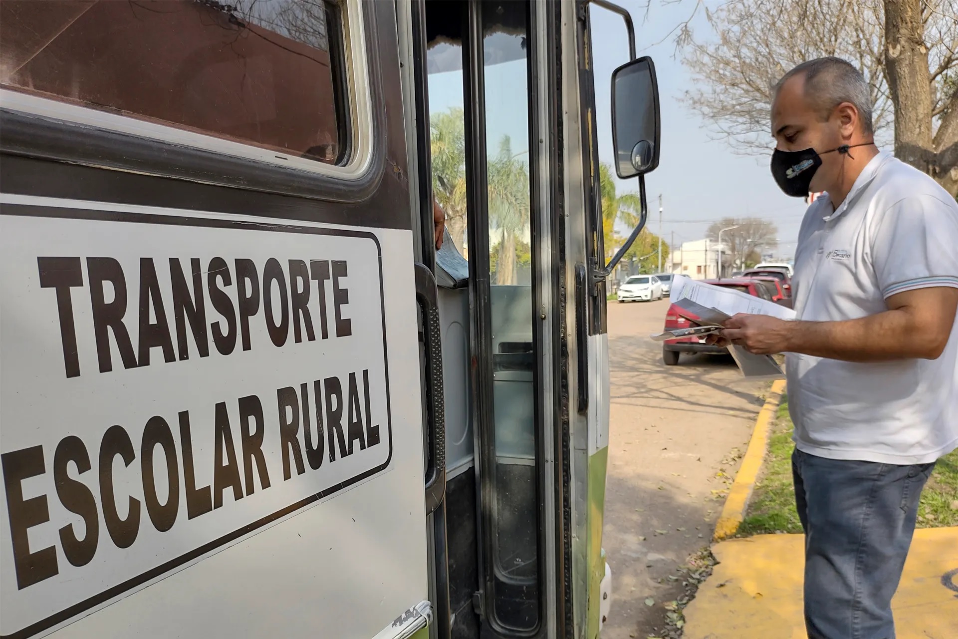 El Becario trabaja con transportistas escolares en las mejoras del servicio