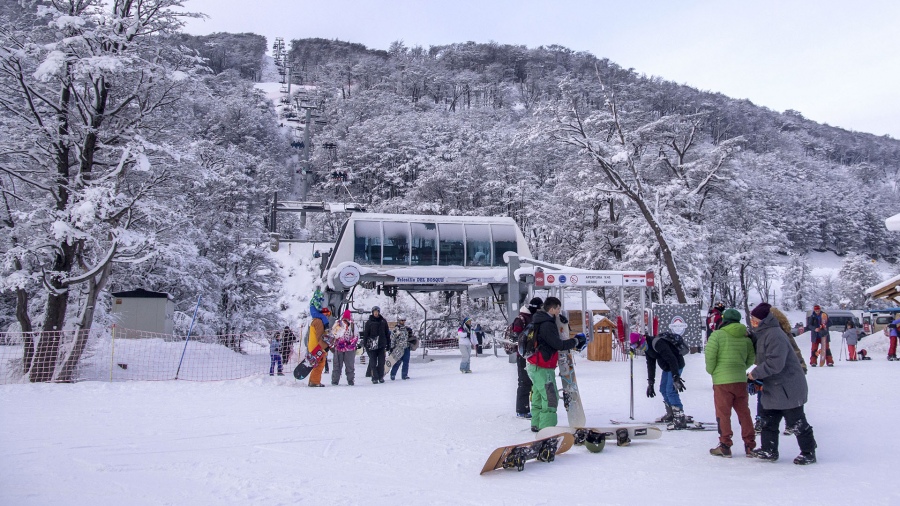 Más de 2,5 millones de turistas viajaron en esta temporada de invierno «récord»
