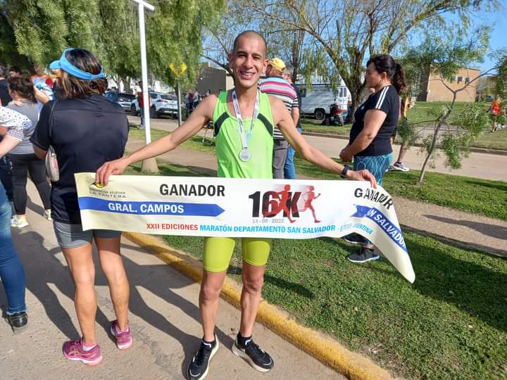 Miriam León y Juan Segovia ganaron la XXII Maratón Departamento San Salvador Miriam León y Juan Segovia ganaron la XXII Maratón Departamento San Salvador