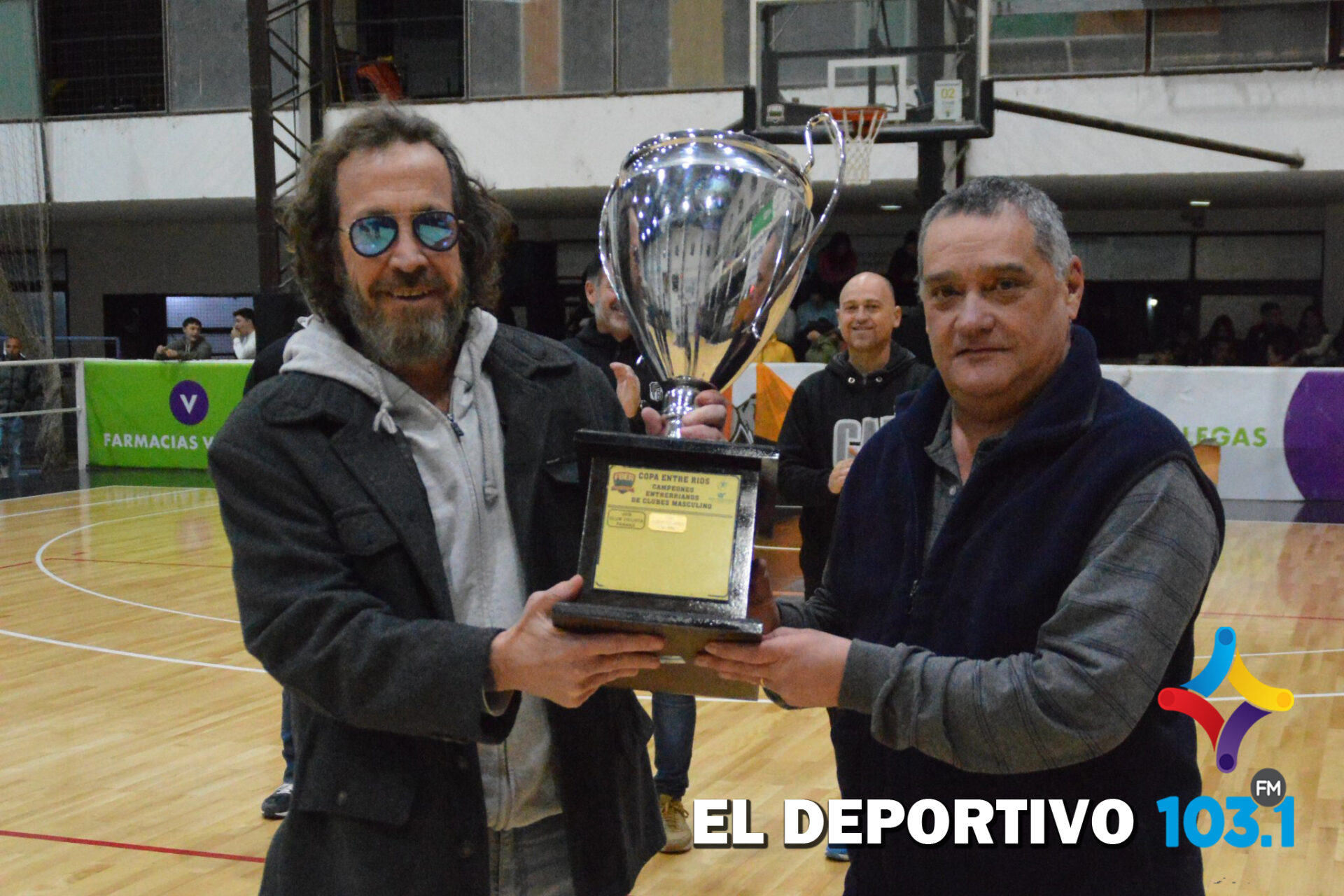 Estudiantes de Paraná recibió la Copa Challenger Estudiantes de Paraná recibió la Copa Challenger