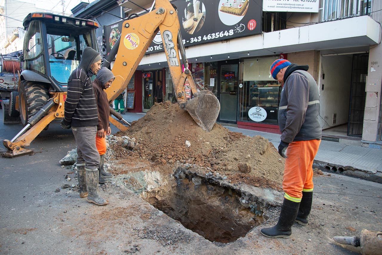 Por trabajo integral de cloacas, restringen el tránsito en calle Urquiza y Buenos Aires Por trabajo integral de cloacas, restringen el tránsito en calle Urquiza y Buenos Aires