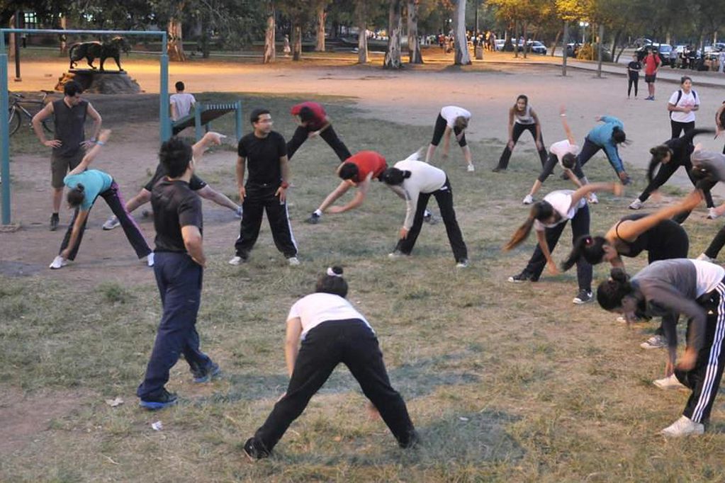 Invitan a participar de Caminatas y clases de Gimnasia Suave gratuitas