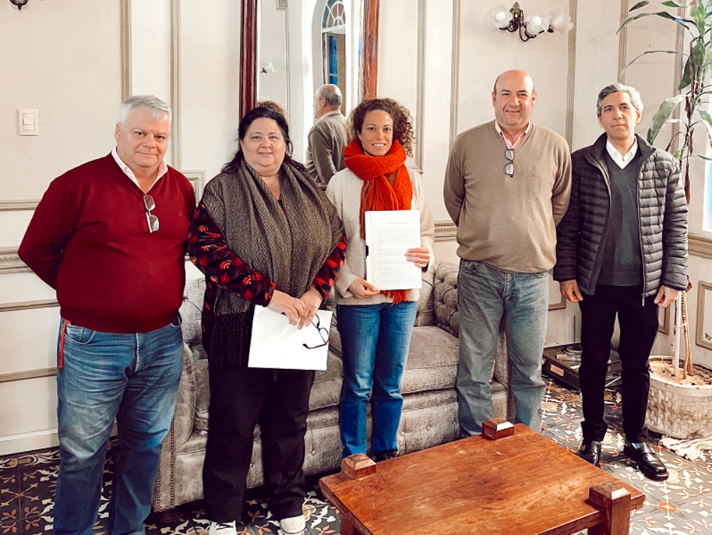 Se concretó la firma de un convenio del CCPIER con Martilleros