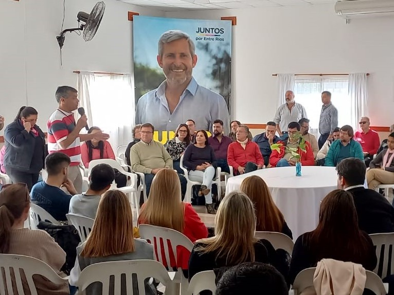 Frigerio dejó constituida su mesa política en Federal