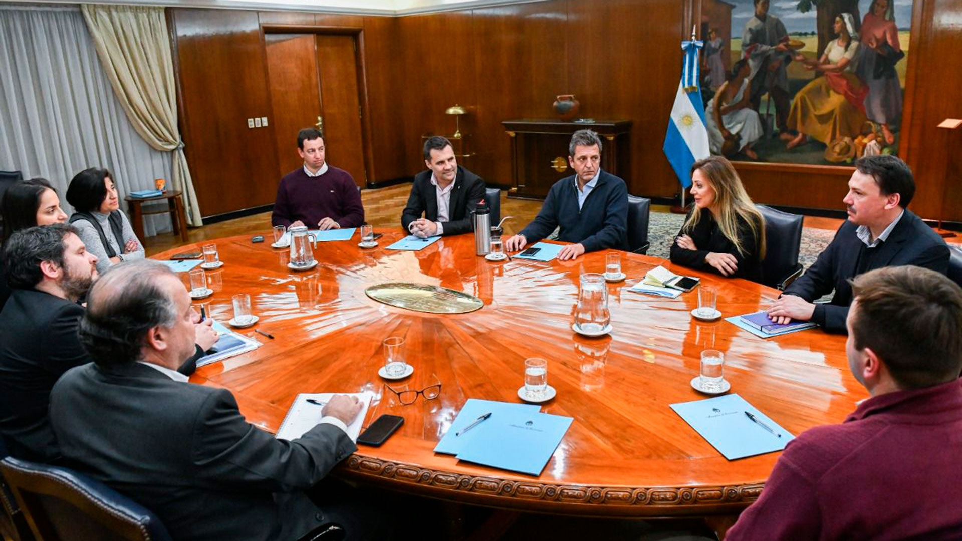 Massa se reunió con los nuevos funcionarios del área energética Massa se reunió con los nuevos funcionarios del área energética