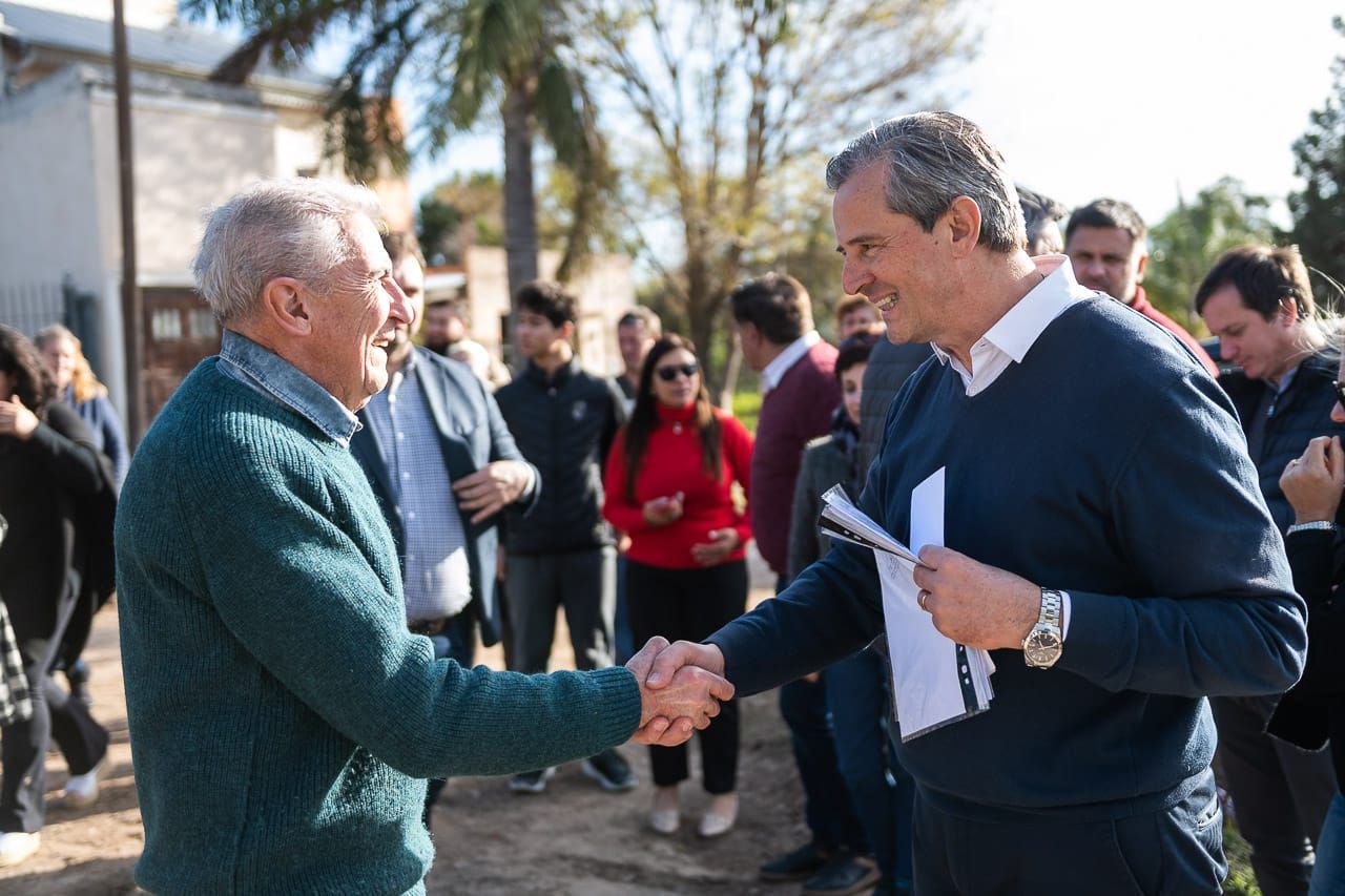Pavimentarán calles en la vecinal Lomas del Golf, una demanda de los vecinos de hace 15 años Pavimentarán calles en la vecinal Lomas del Golf, una demanda de los vecinos de hace 15 años