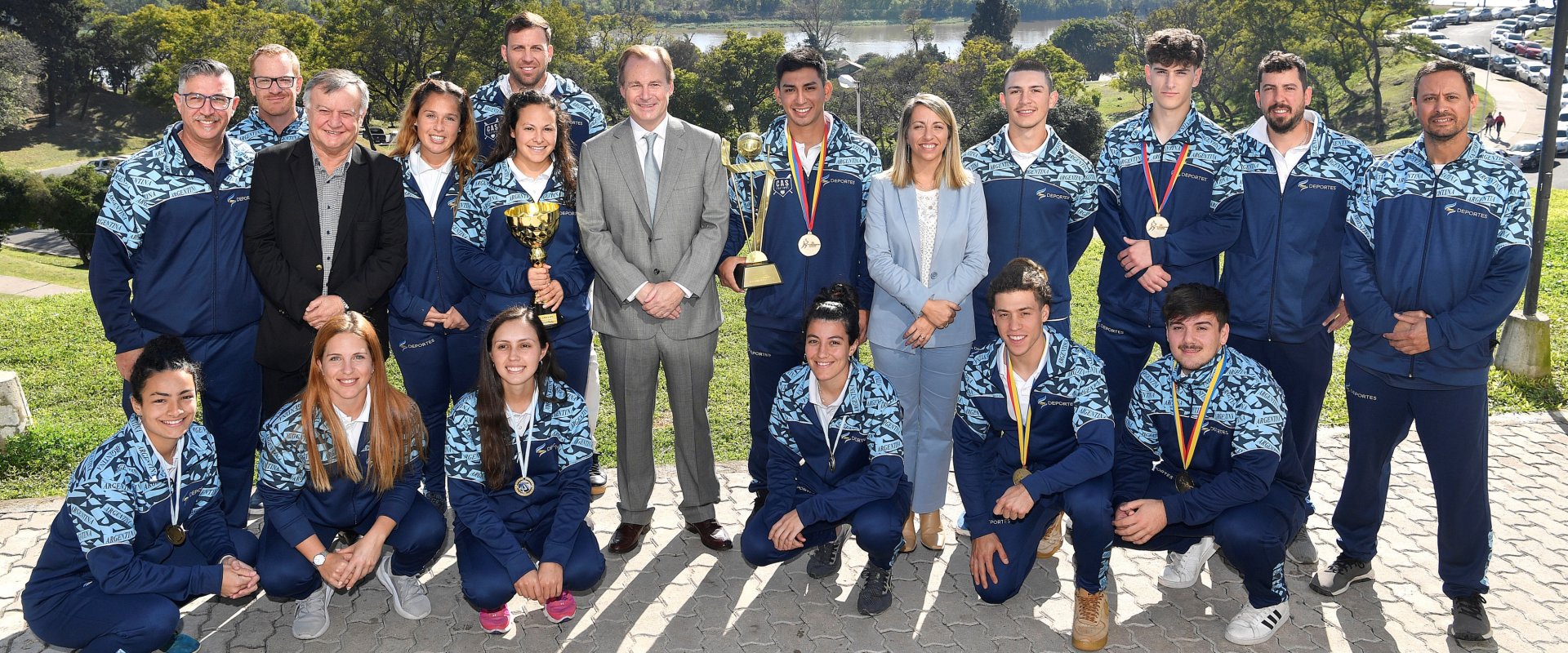 Bordet recibió a los seleccionados argentinos de softbol y ratificó el apoyo para la realización del mundial en Para