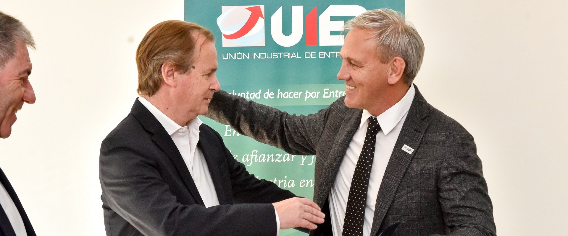 Gobierno y sector privado promueven la creación de 1500 puestos industriales Gobierno y sector privado promueven la creación de 1500 puestos industriales
