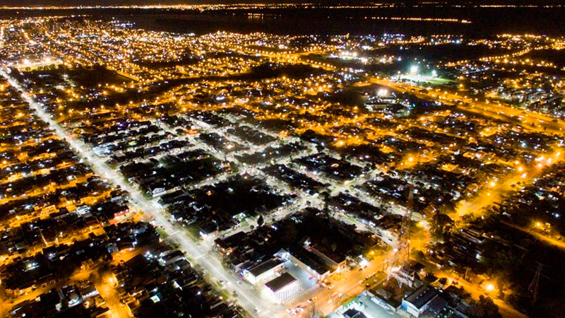 Continúa el mejoramiento del sistema lumínico de la ciudad para ahorrar energía Continúa el mejoramiento del sistema lumínico de la ciudad para ahorrar energía