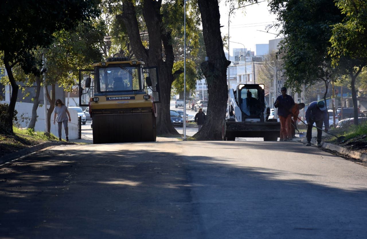 Concluyeron los trabajos de bacheo y repavimentación en zona Hipódromo