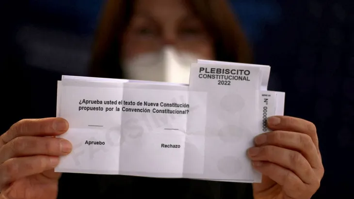 Plebiscito de Chile: ganó el rechazo y seguirá vigente la Constitución de Pinochet