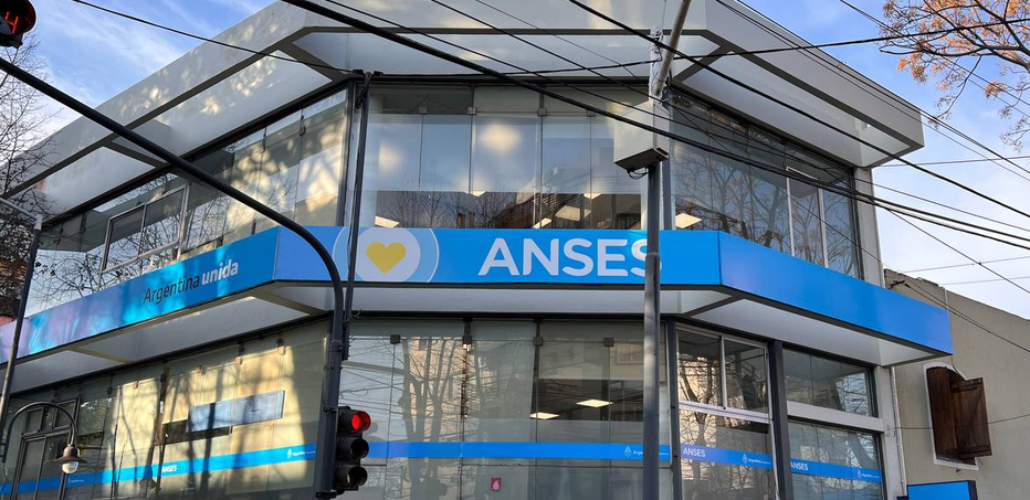 Anses oficializó los tres refuerzos de 20 mil pesos por hijo en las asignaciones familiares Anses oficializó los tres refuerzos de 20 mil pesos por hijo en las asignaciones familiares
