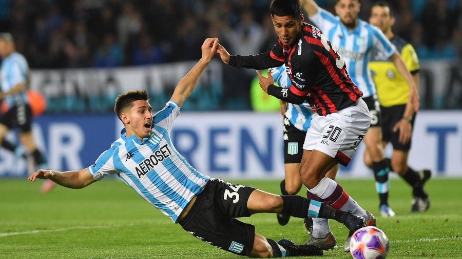Racing superó a Patronato y no se baja de la pelea por el título Racing superó a Patronato y no se baja de la pelea por el título