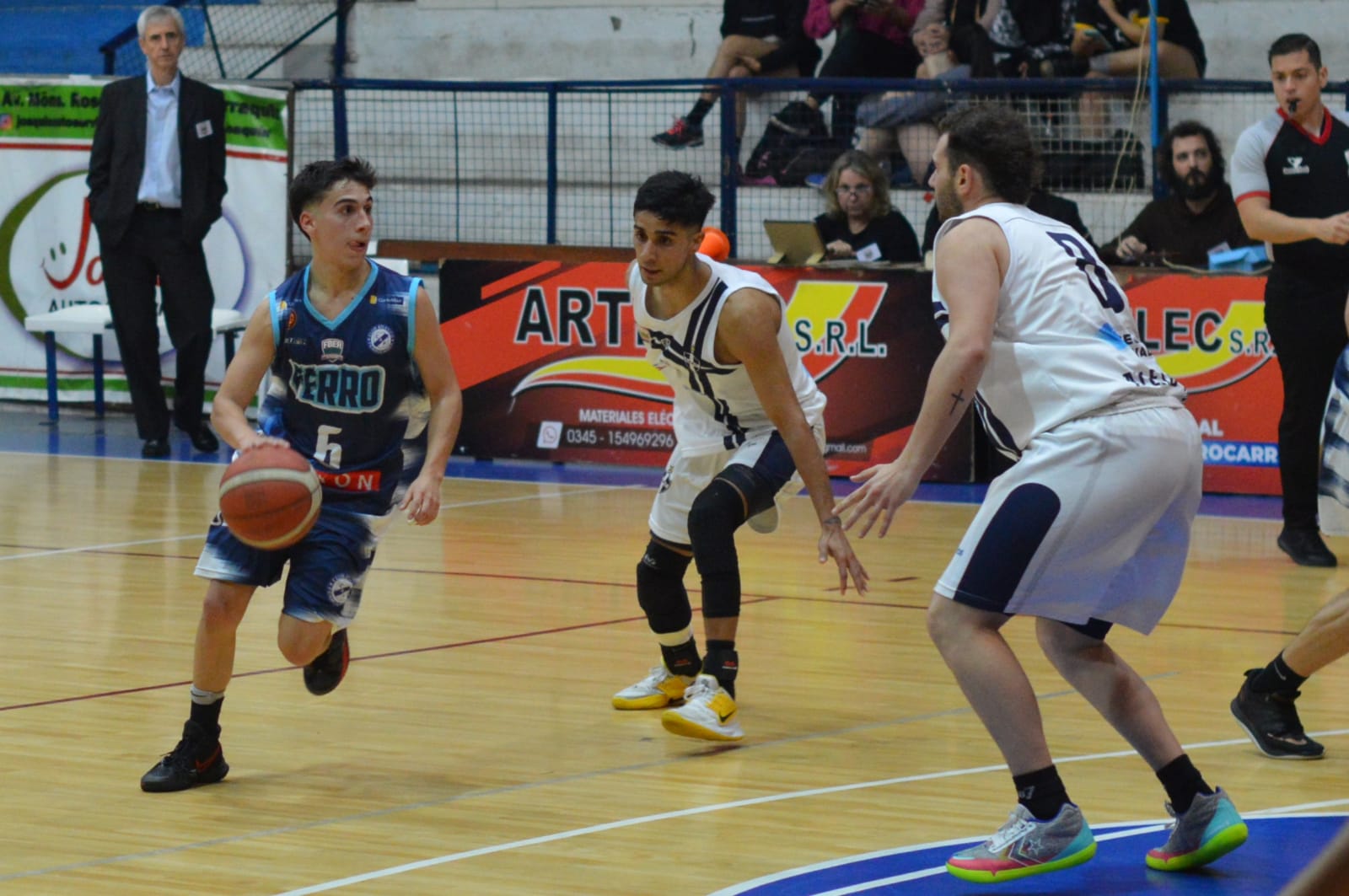 Valiosos triunfos en casa de Ferro y Peñarol