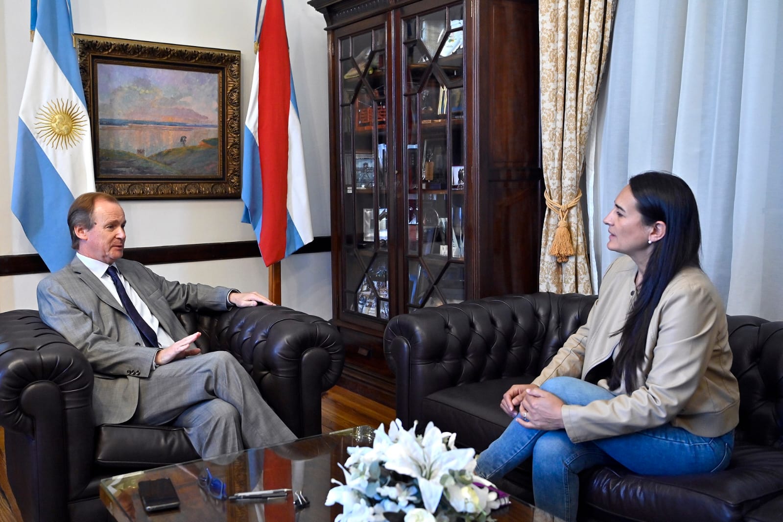 Bordet analizó la agenda de obras del departamento Nogoyá con la senadora Maidana Bordet analizó la agenda de obras del departamento Nogoyá con la senadora Maidana
