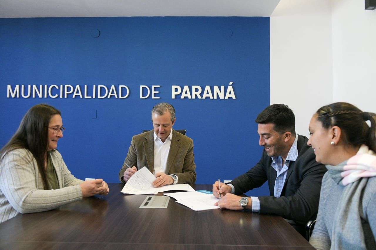 La Municipalidad y el COPNAF afianzan las políticas para la niñez y la adolescencia La Municipalidad y el COPNAF afianzan las políticas para la niñez y la adolescencia
