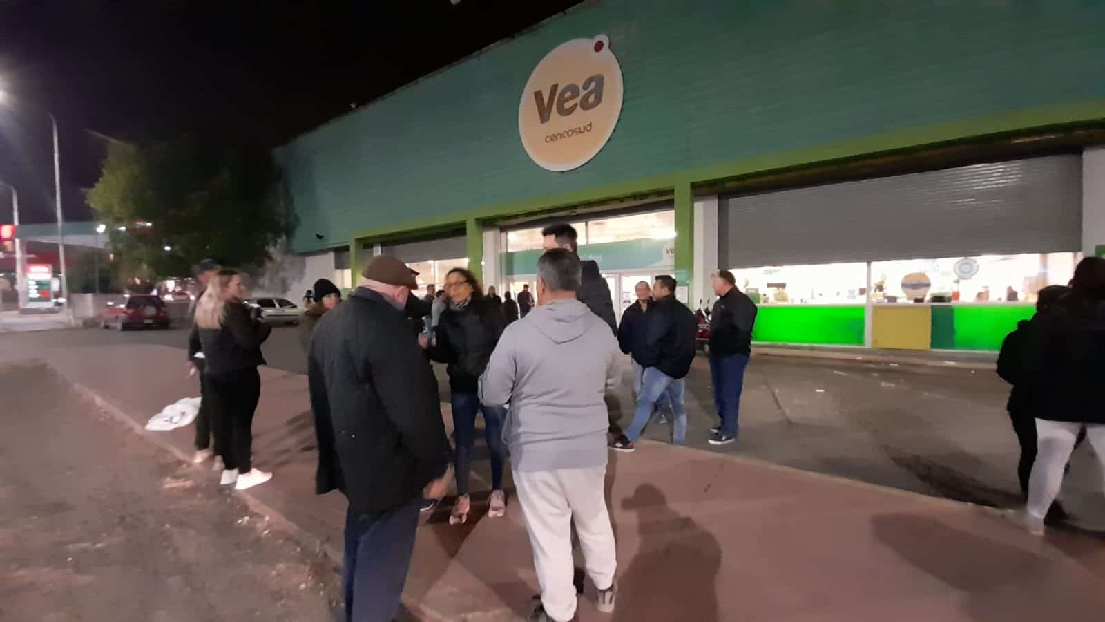 Despidos en Vea: 15 de los 28 trabajadores aceptaron la propuesta indemnizatoria