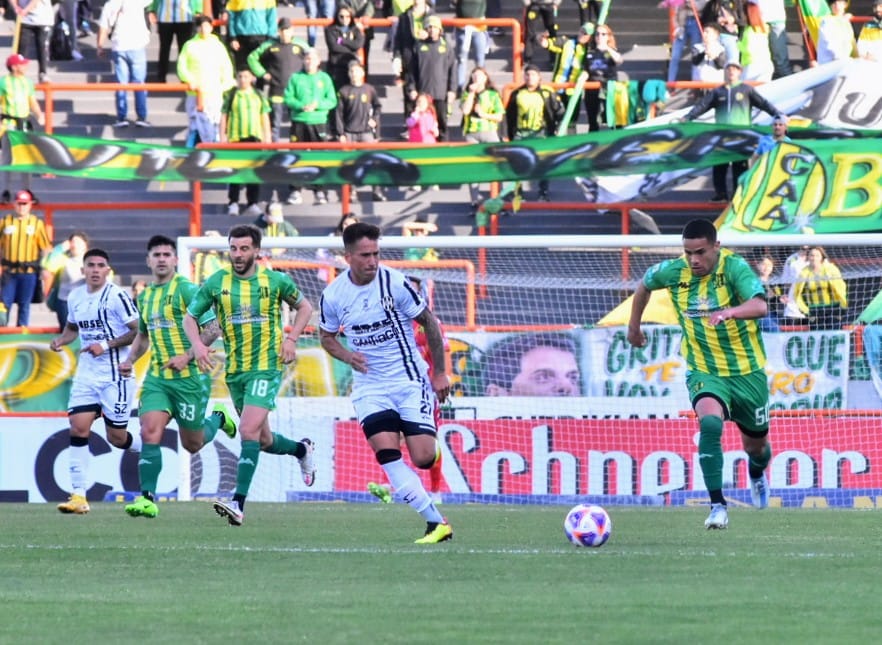 Central Córdoba goleó a Aldosivi y lo dejó muy comprometido con el descenso Central Córdoba goleó a Aldosivi y lo dejó muy comprometido con el descenso