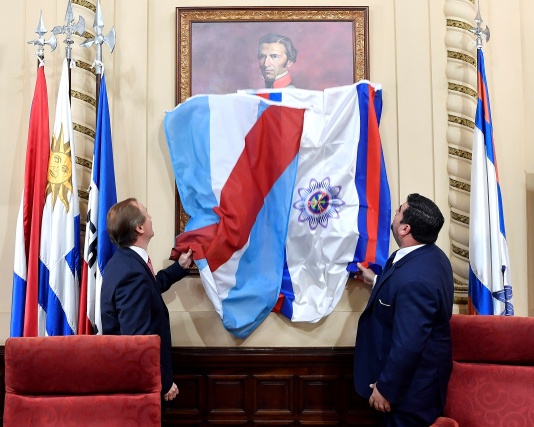Entre Ríos y Uruguay homenajearon a Artigas y llamaron a profundizar la integración de cara al futuro