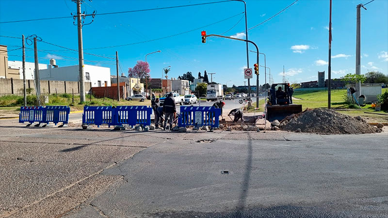 Reconstruyen el badén de calle Churruarín y Blas Parera