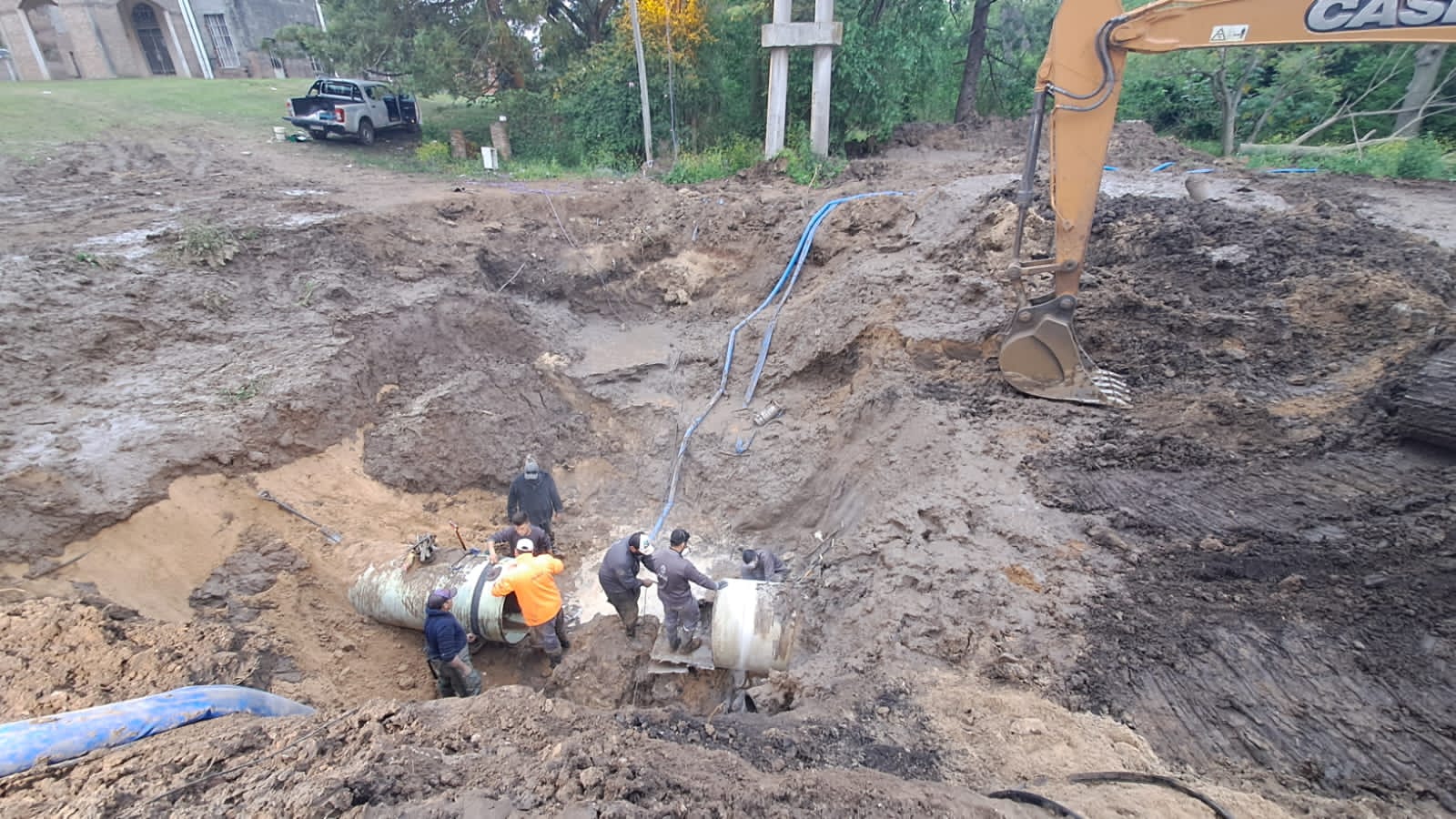 Repararon el caño de calle Rondeau y el servicio empieza a normalizarse