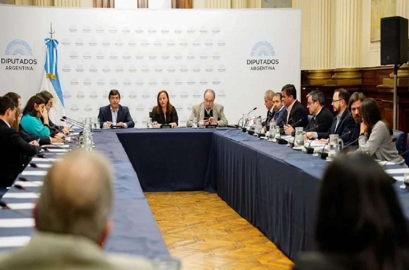 Proyectan más recortes de gastos en Educación, Salud y Transporte en lo que resta del año Proyectan más recortes de gastos en Educación, Salud y Transporte en lo que resta del año
