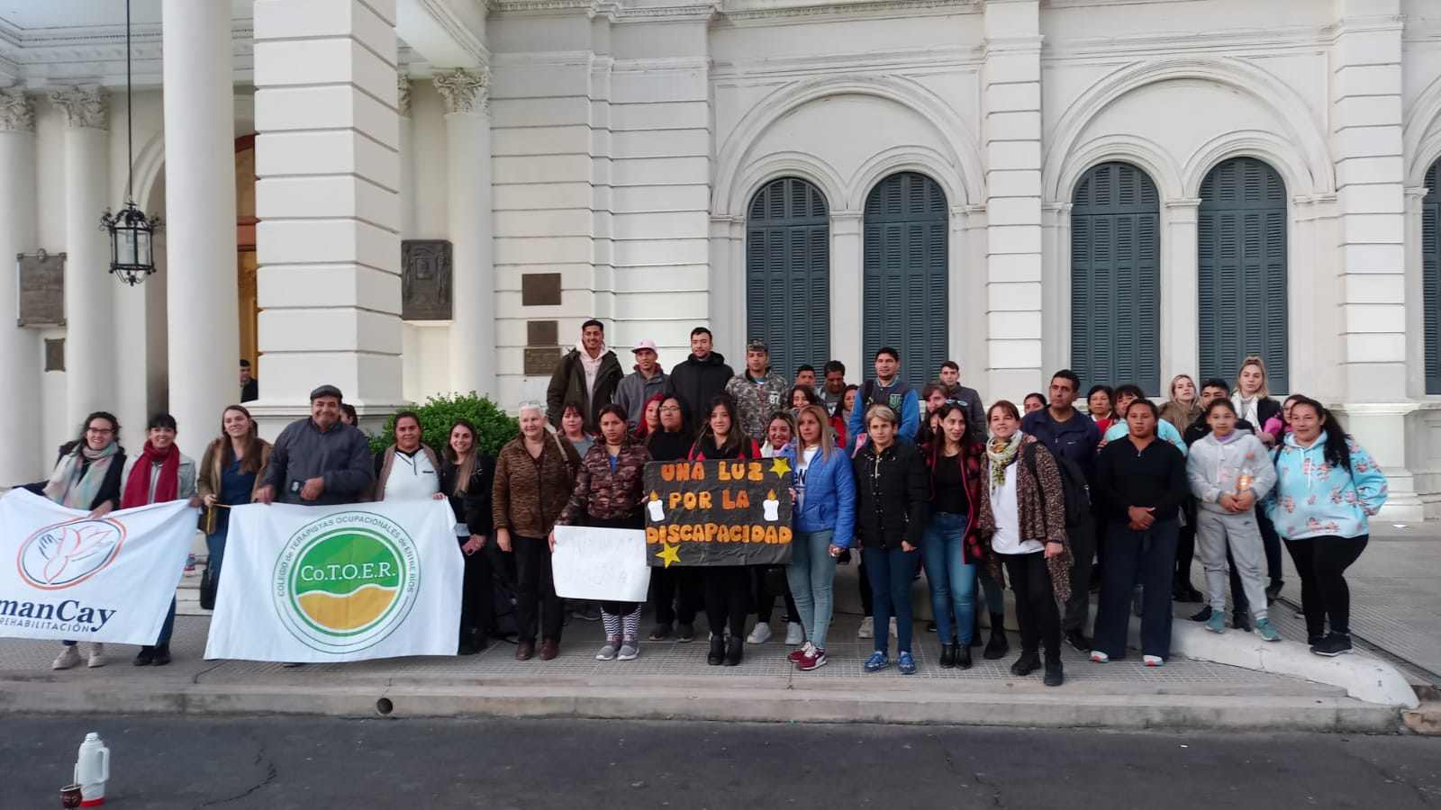 Trabajadores del sector de discapacidad volvieron a manifestarse en Paraná