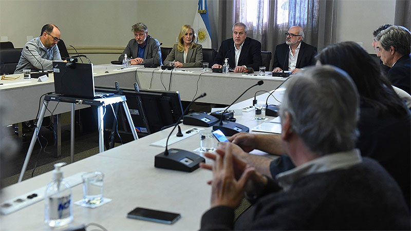 Nación propuso nuevos pisos salariales para docentes: 77.000 pesos en diciembre Nación propuso nuevos pisos salariales para docentes: 77.000 pesos en diciembre