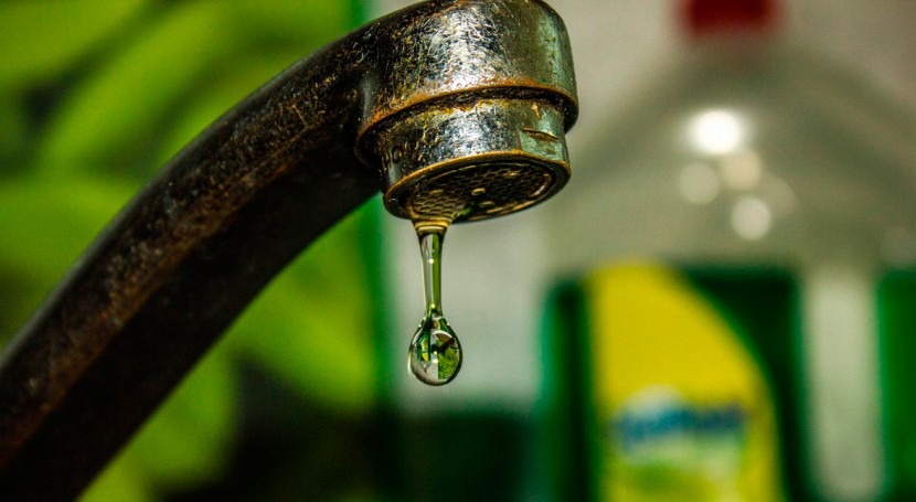 Reparan caño de agua que abastece a la Planta Potabilizadora Echeverría Reparan caño de agua que abastece a la Planta Potabilizadora Echeverría