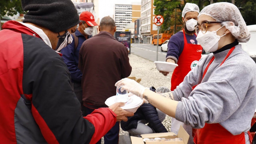 Crece el hambre en Brasil: la lucha diaria por un plato de comida Crece el hambre en Brasil: la lucha diaria por un plato de comida