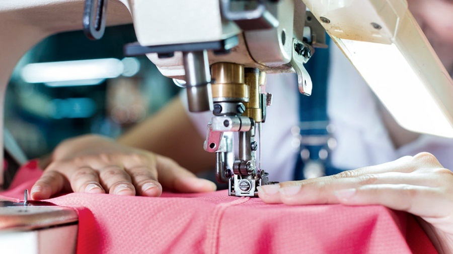 Convocan a una formación en manejo de máquinas textiles