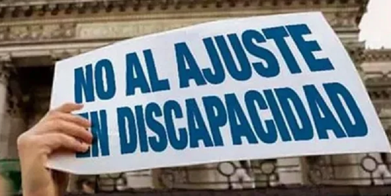 Este lunes continúa el reclamo frente a Casa de Gobierno Este lunes continúa el reclamo frente a Casa de Gobierno