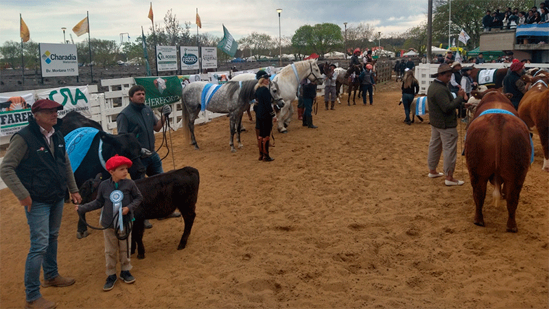 Con gran cantidad de público y la presencia de Bahillo, culminó la Expo Rural
