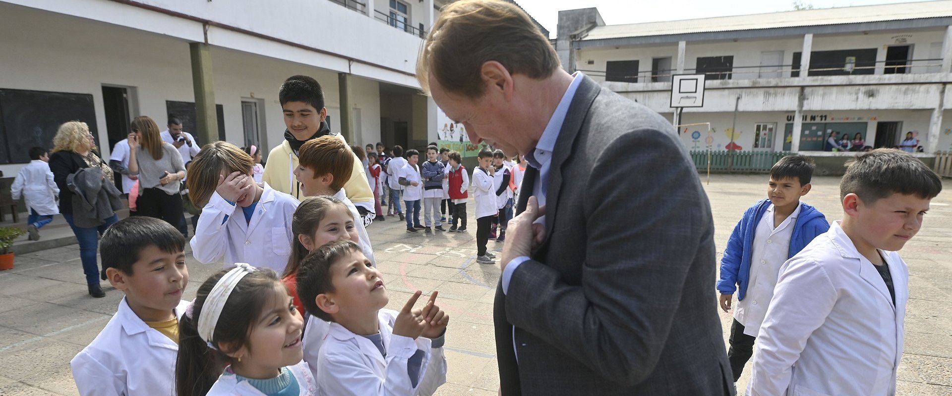 Bordet dispuso de más lanchas para trasladar alumnos a la escuelas en Villa Paranacito