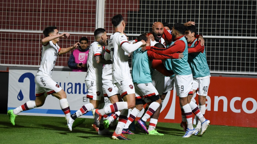 Patronato alcanzó tres puntos de oro frente a Platense