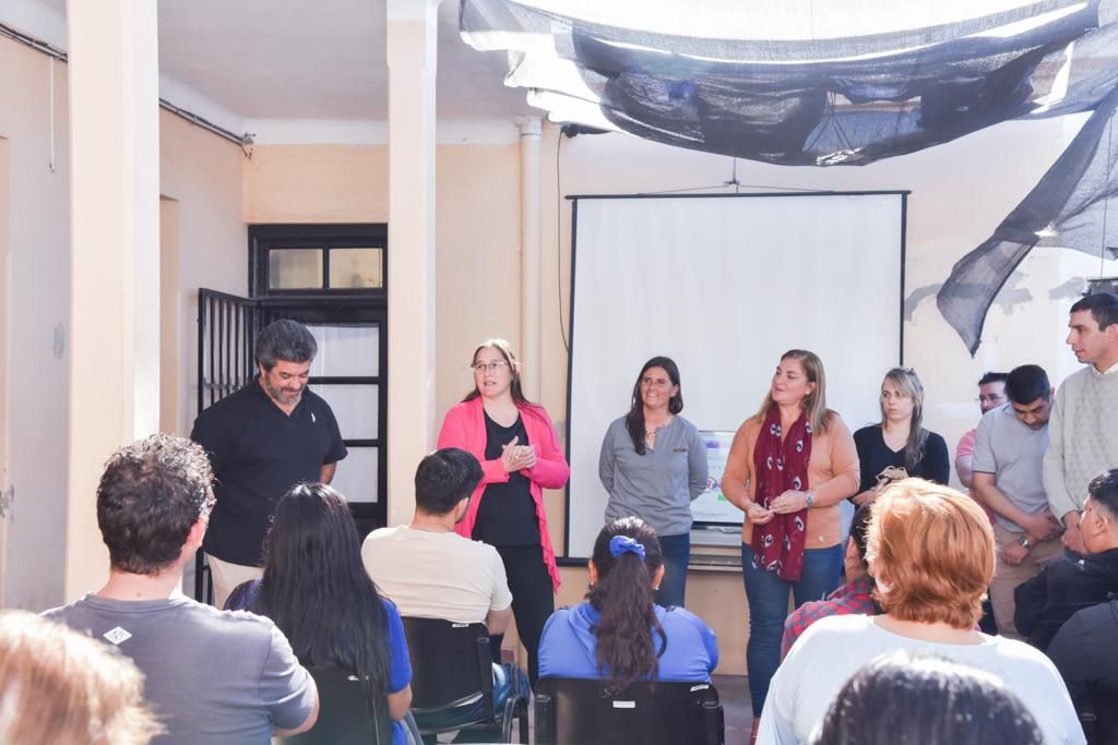 Promueven que trabajadores municipales completen sus estudios secundarios