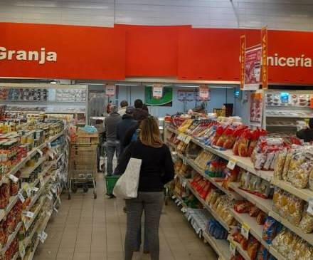 Supermercado VEA: Denuncian sobreexigencia de trabajadores por falta de personal Supermercado VEA: Denuncian sobreexigencia de trabajadores por falta de personal