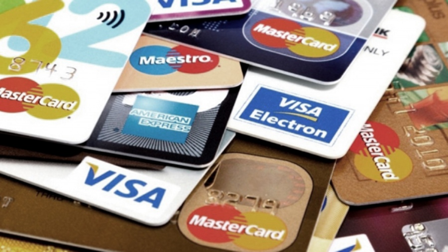 Los consumos con tarjeta superiores a US$ 300 por mes pagarán una percepción de 25% Los consumos con tarjeta superiores a US$ 300 por mes pagarán una percepción de 25%
