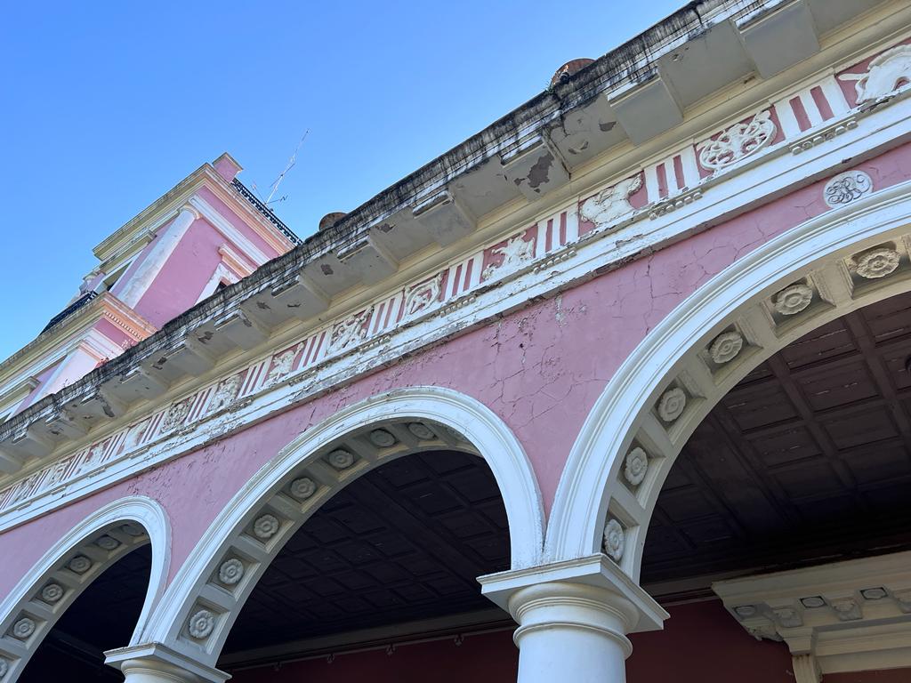 Frigerio y Hein piden informes por el mal estado de conservación del Palacio San José Frigerio y Hein piden informes por el mal estado de conservación del Palacio San José