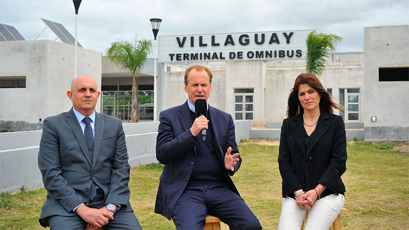 Bordet recorrió y mostró al Presidente la obra de la nueva terminal de Villaguay Bordet recorrió y mostró al Presidente la obra de la nueva terminal de Villaguay