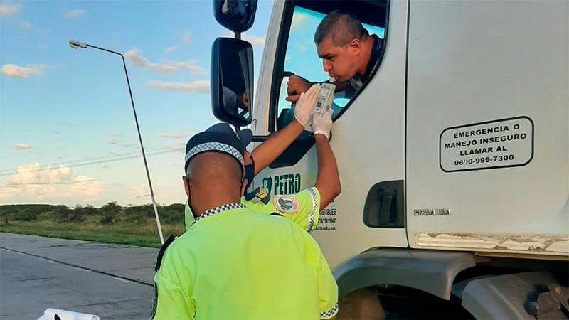 Controles de alcoholemia: de 3180 testeos, 28 dieron positivo en Entre Ríos Controles de alcoholemia: de 3180 testeos, 28 dieron positivo en Entre Ríos