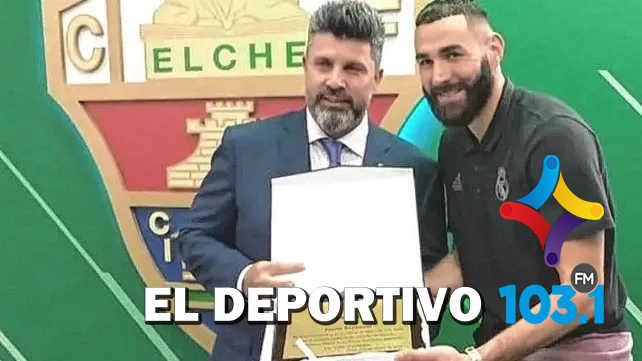 Christian Bragarnik le entregó una plaqueta a Karim Benzemá