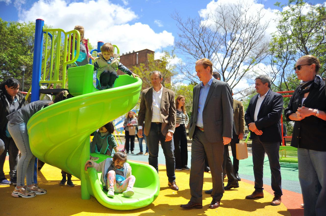 Inauguraron la Plaza Elio Leyes: primer espacio con juegos sensoriales