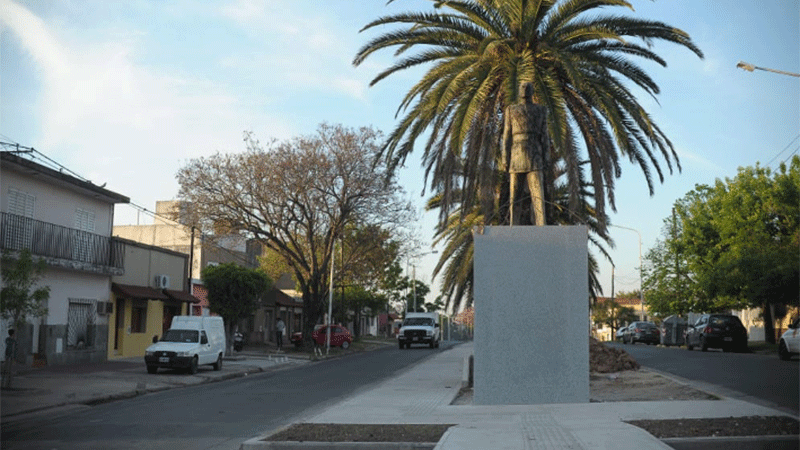 Paraná recupera un espacio público verde en avenida Ramírez norte